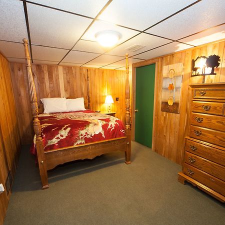 Log Cabin Lodge & Suites Jones Mills Esterno foto