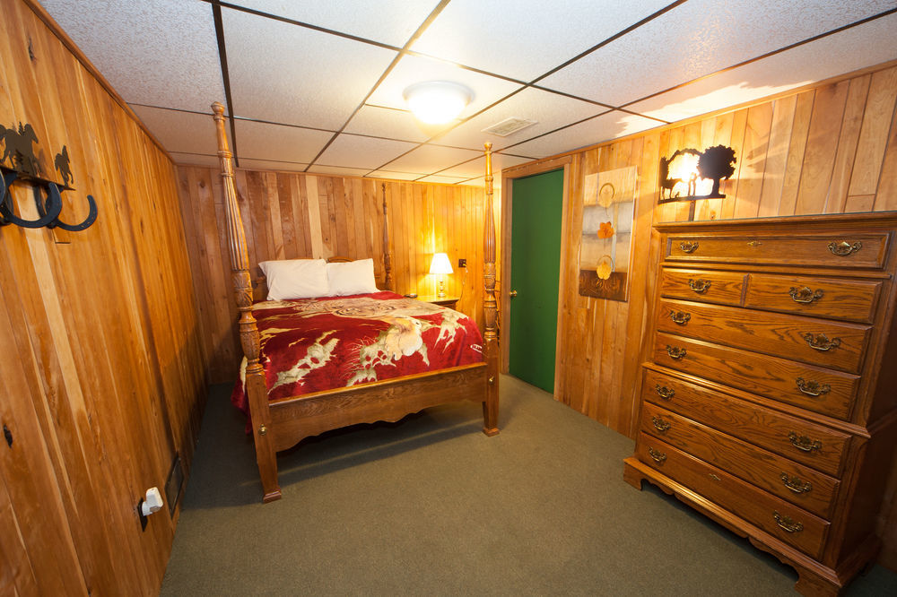 Log Cabin Lodge & Suites Jones Mills Esterno foto