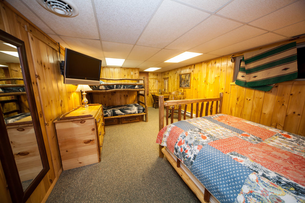Log Cabin Lodge & Suites Jones Mills Esterno foto