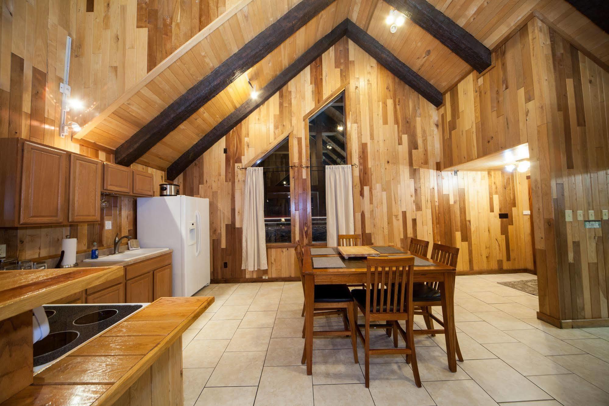 Log Cabin Lodge & Suites Jones Mills Esterno foto