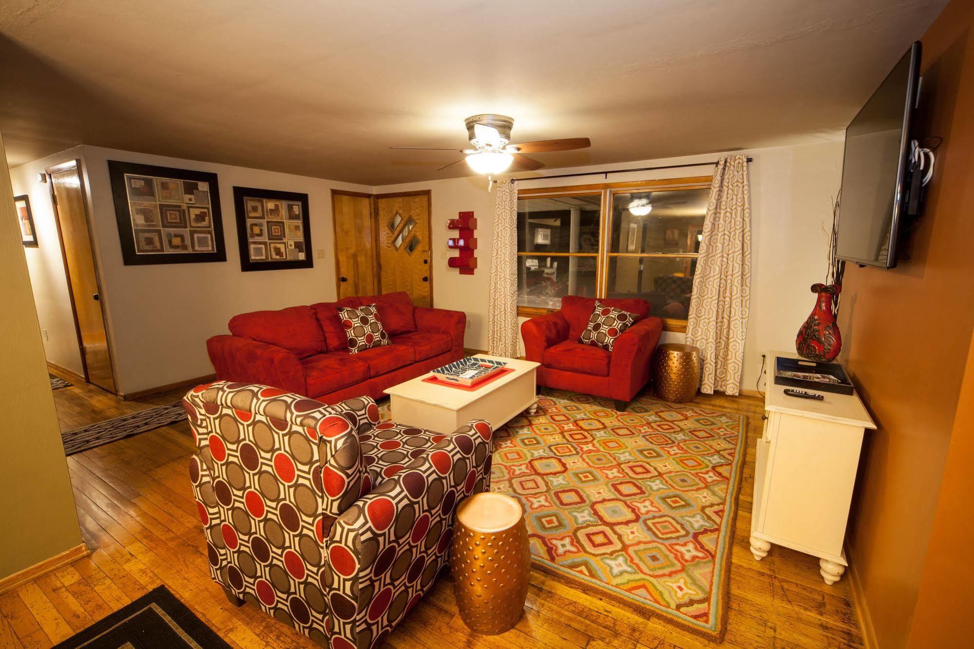 Log Cabin Lodge & Suites Jones Mills Esterno foto