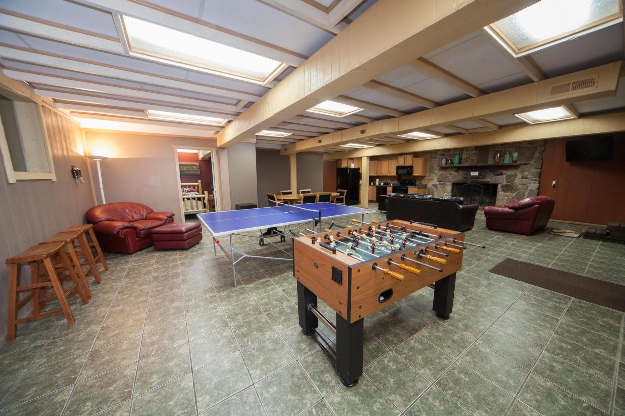 Log Cabin Lodge & Suites Jones Mills Esterno foto