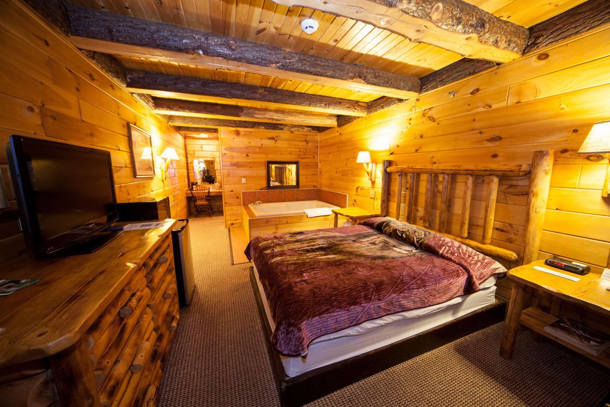 Log Cabin Lodge & Suites Jones Mills Esterno foto