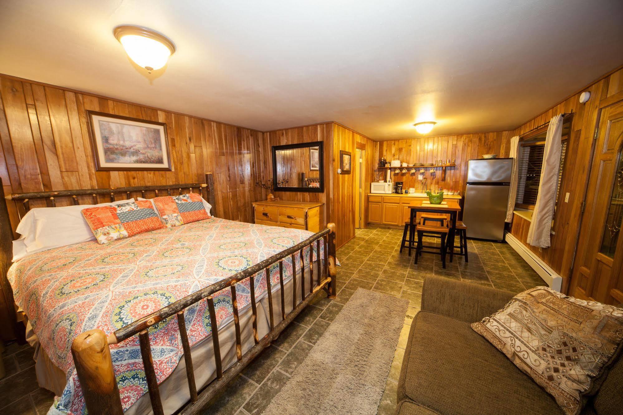 Log Cabin Lodge & Suites Jones Mills Esterno foto