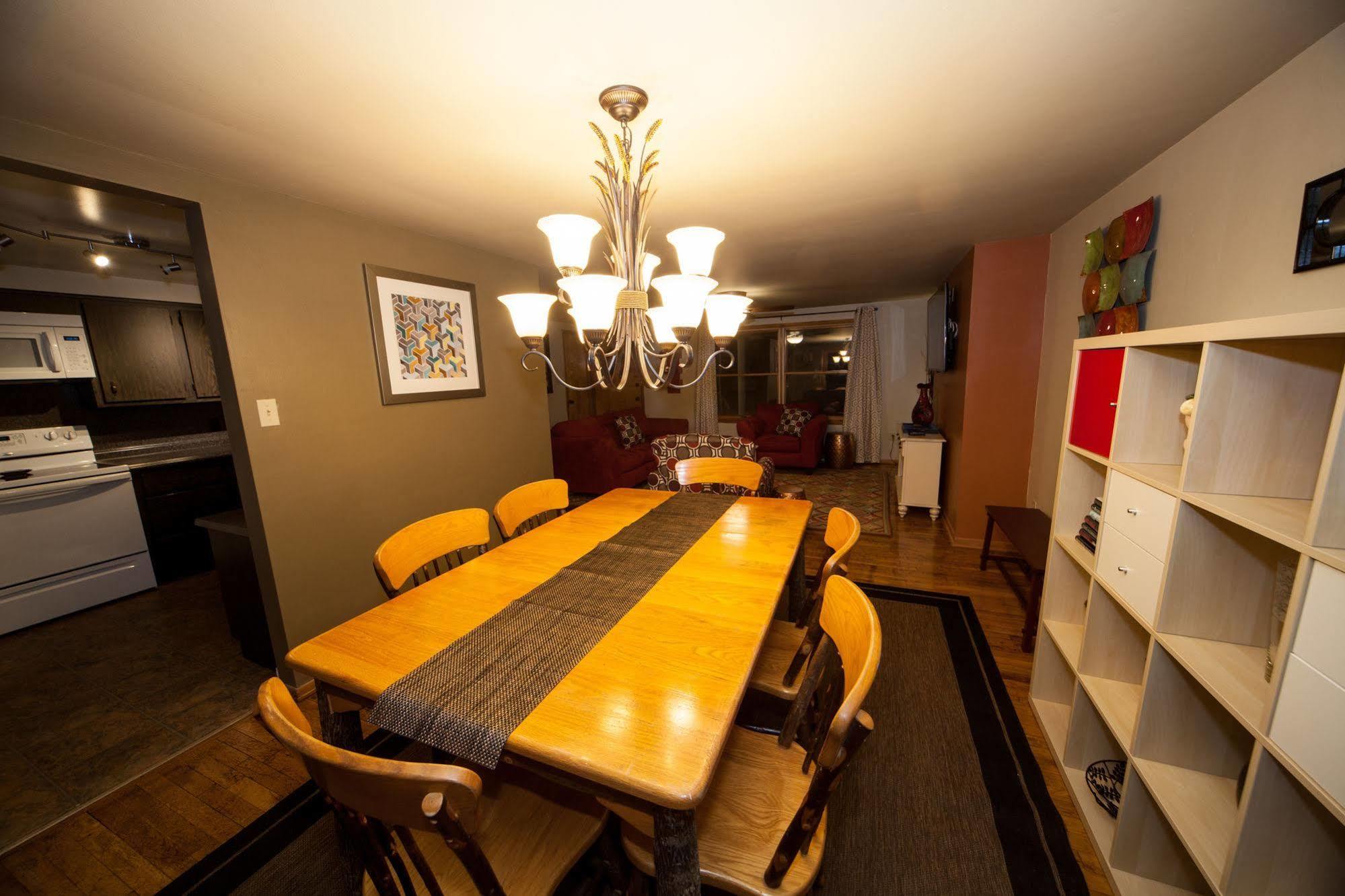 Log Cabin Lodge & Suites Jones Mills Esterno foto