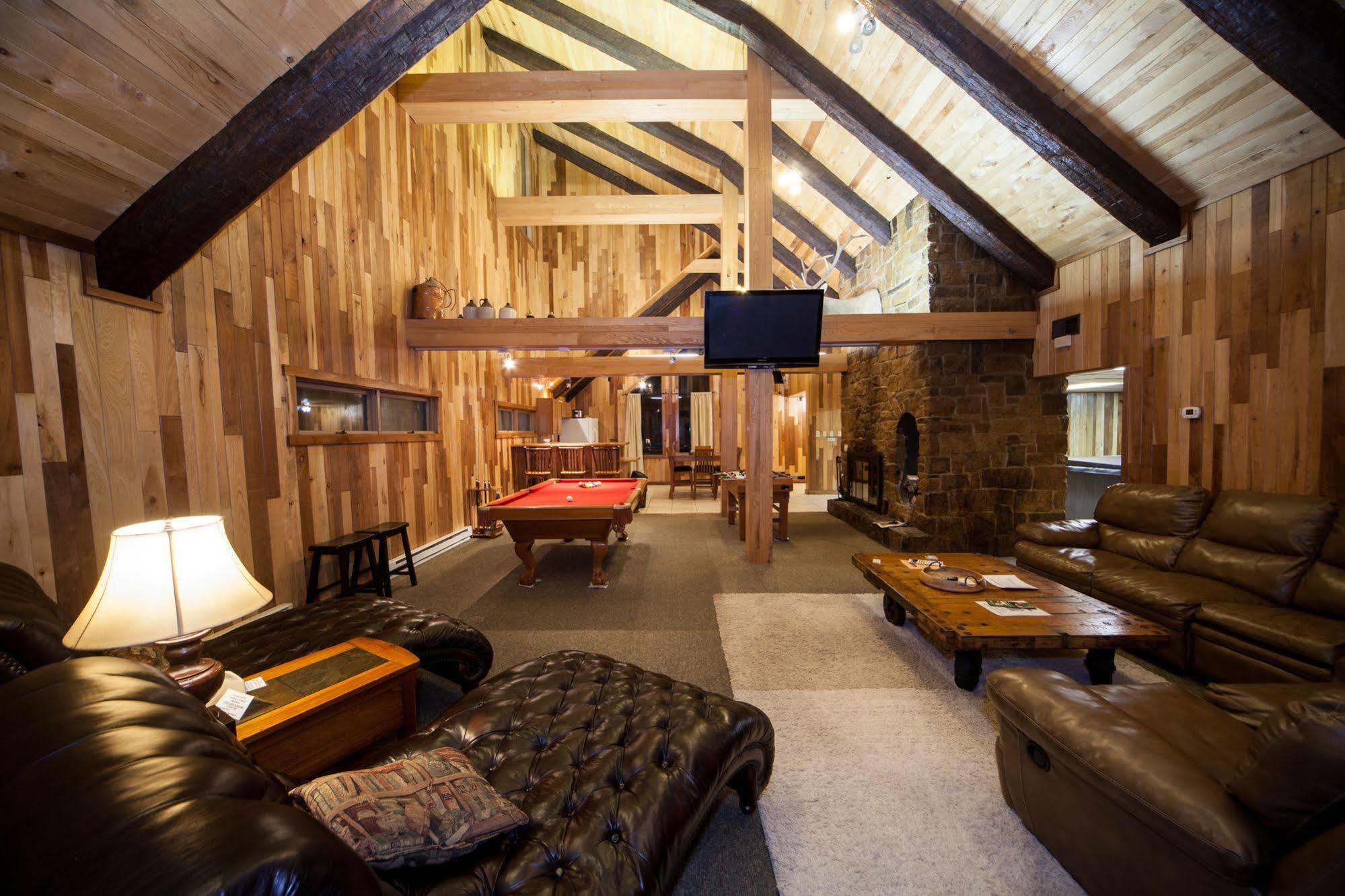 Log Cabin Lodge & Suites Jones Mills Esterno foto