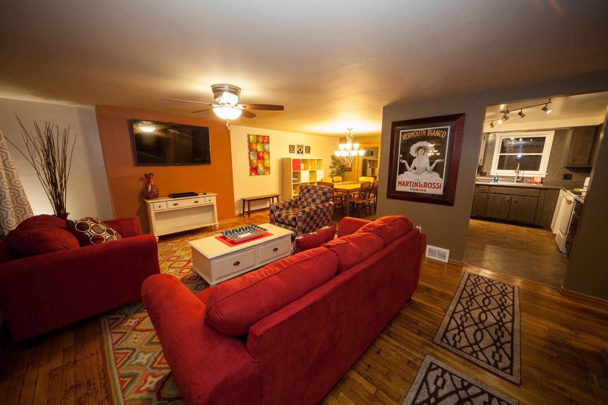 Log Cabin Lodge & Suites Jones Mills Esterno foto