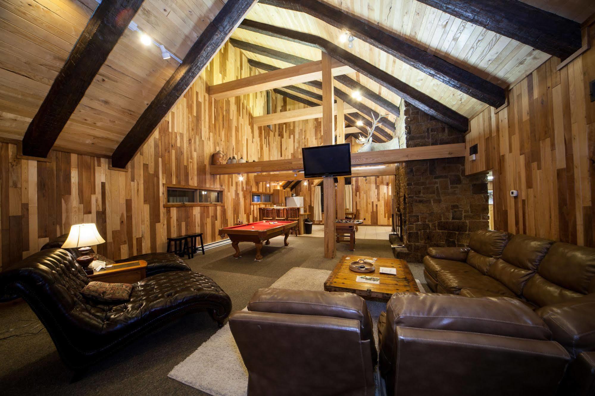 Log Cabin Lodge & Suites Jones Mills Esterno foto