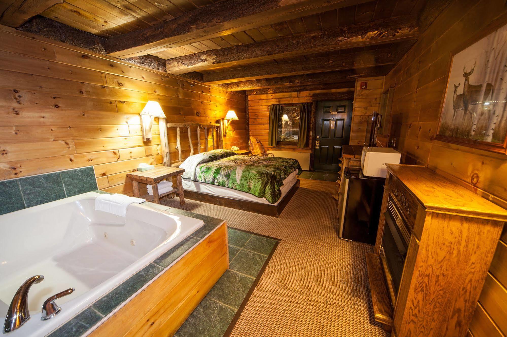 Log Cabin Lodge & Suites Jones Mills Esterno foto