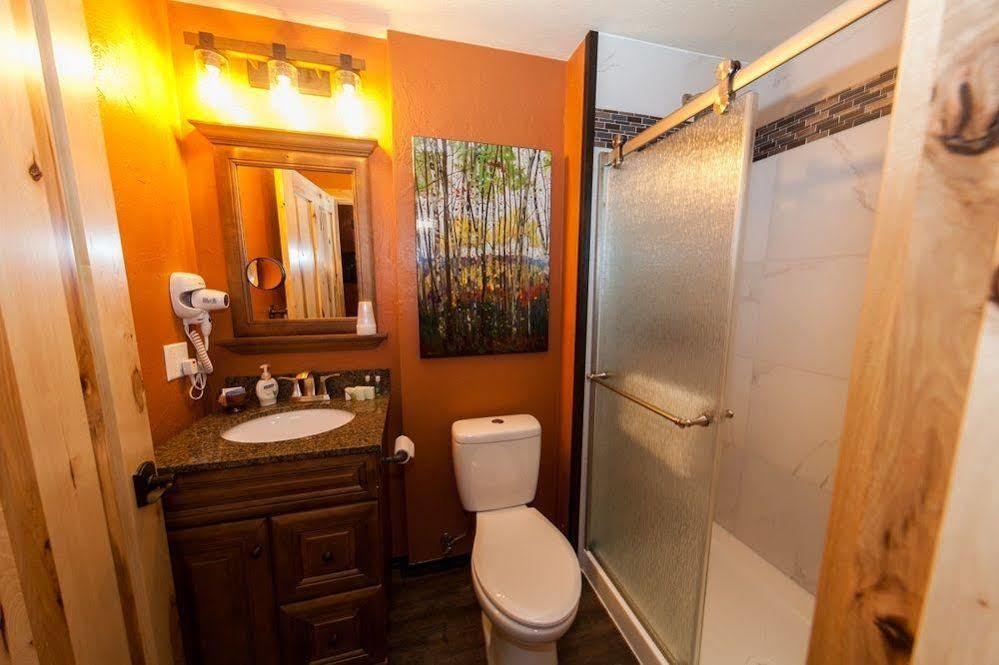 Log Cabin Lodge & Suites Jones Mills Esterno foto